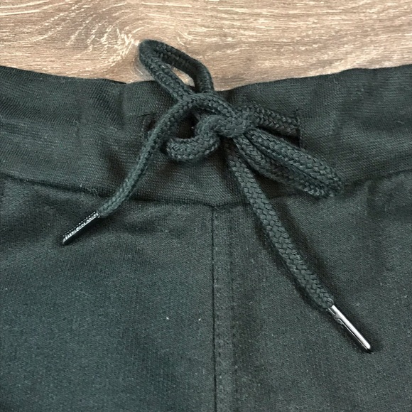 Crooks & Castles Essential Half Medusa Mens 9” Black Sweat Shorts Size Large NEW - Picture 6 of 9